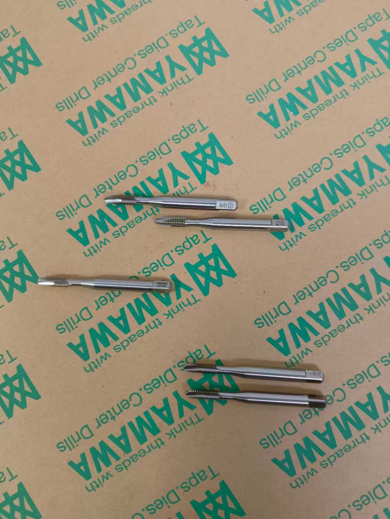 电镀层厚度和丝攻的精度选择？